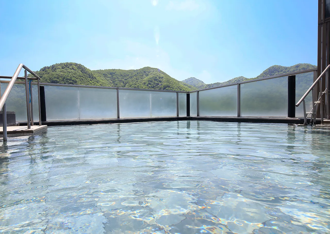 定山渓ビューホテル新館16F 星天／展望露天風呂