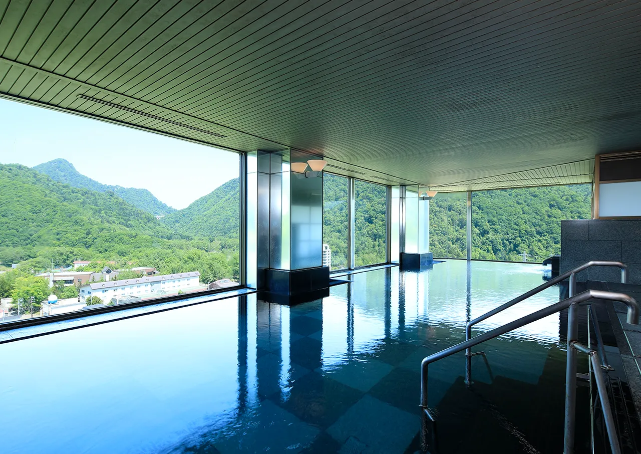 定山渓ビューホテル新館16F 星天／大浴場